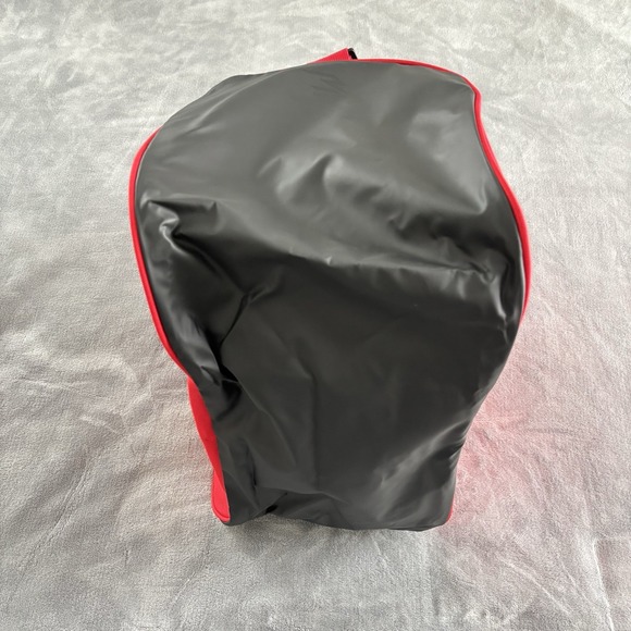 Nike Gym Duffle Bag Red Black Lightweight Carry-On Travel Sport - Picture 6 of 6